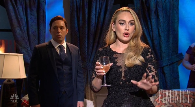 Adele najnovšie žiari na televíznych obrazovkách ako moderátorka