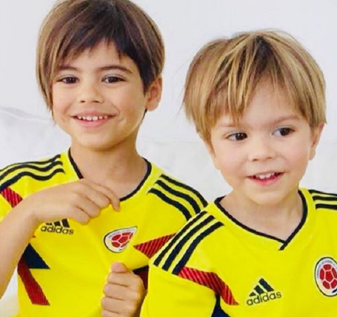 Ich deti Milan a Sasha sú naozaj podarení fanúšikovia kolumbijského tímu
