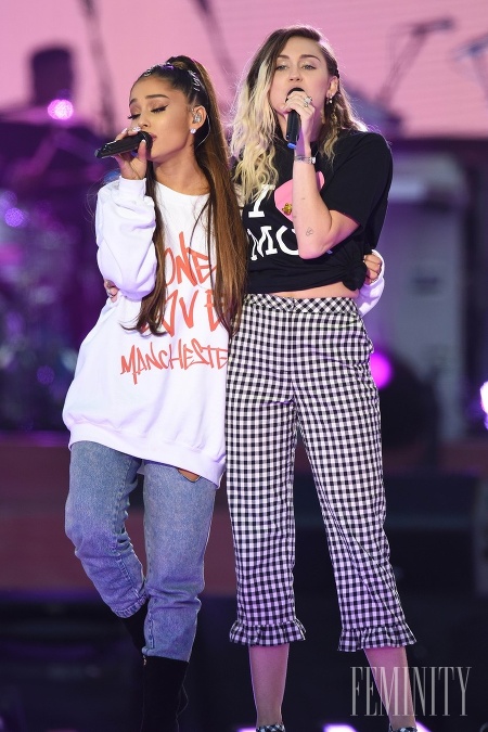 Po teroristickom útoku v Manchestri, pri ktorom zahynulo 23 mladých ľudí, Ariana zorganizovala benefitný koncert. Podporiť ju prišli najväčšie spevácke hviezdy, vrátane Coldplay, Miley Cyrus či Justina Biebera