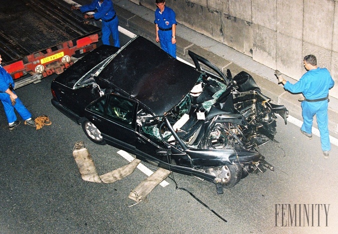 Autonehoda si vyžiadala tri ľudské životy - prežil len bodyguard